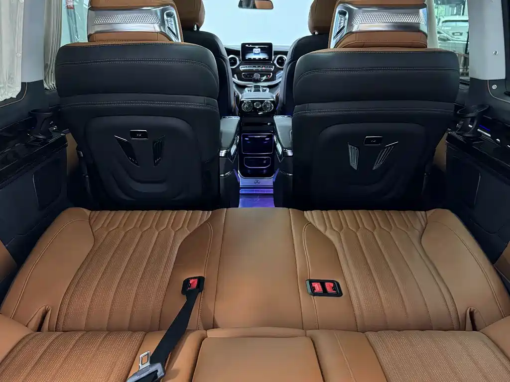 Mercedes-Benz V-Class 2020 — фото 14