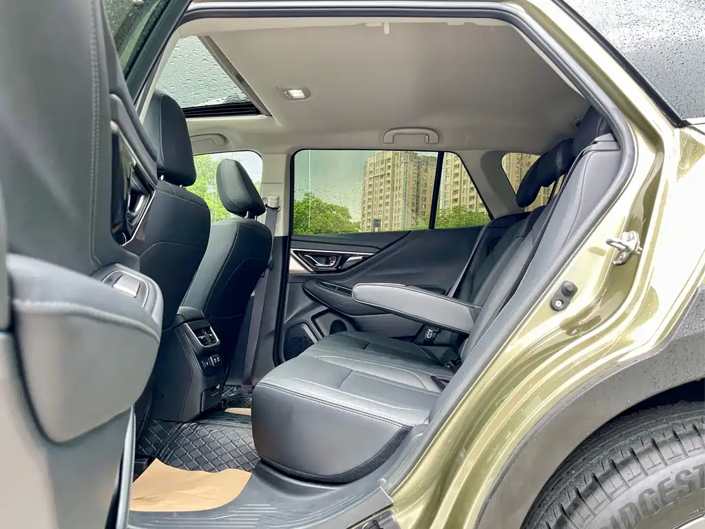 Subaru Outback 2023 — фото 11