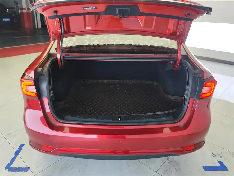 Roewe i5 2018