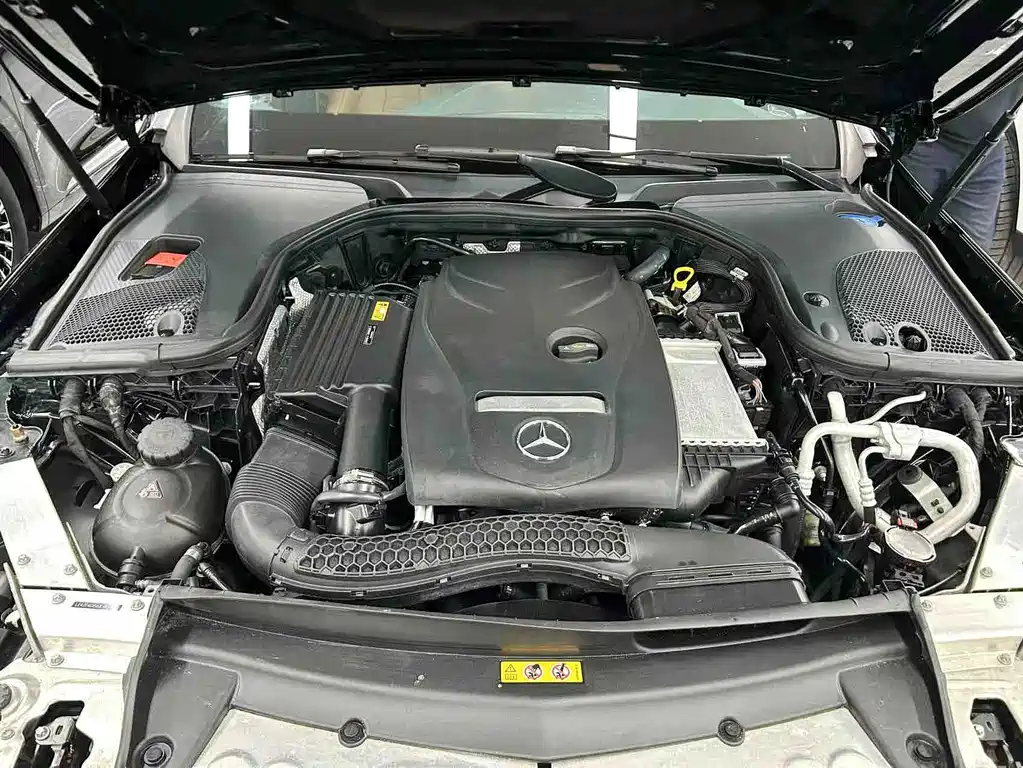 Mercedes-Benz E-Class 2018 — фото 22