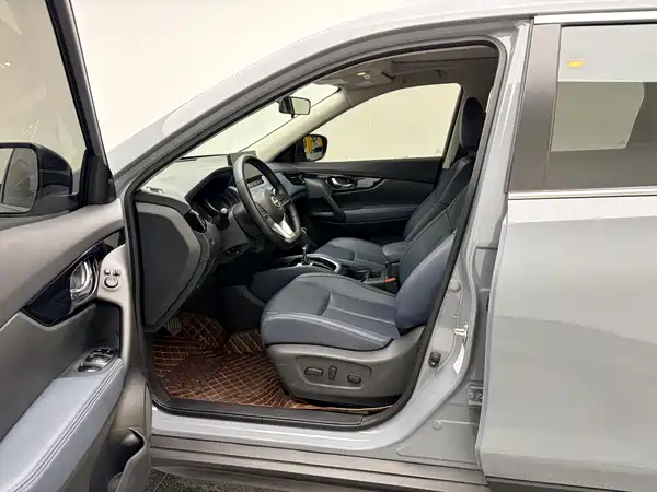 Nissan X-Trail 2025