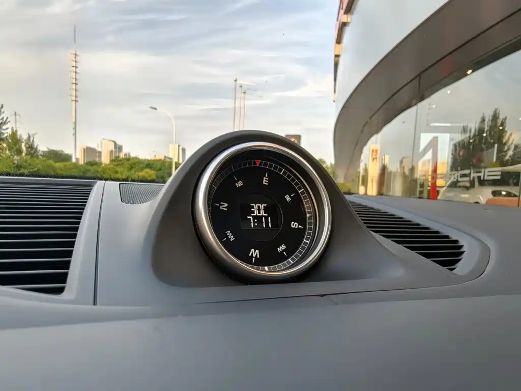 Porsche Macan 2021 — фото 10