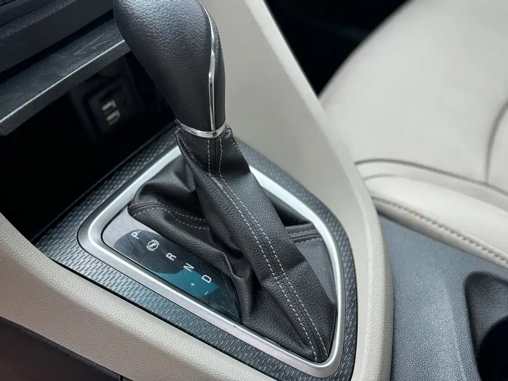 Buick Excelle 2019 — фото 12