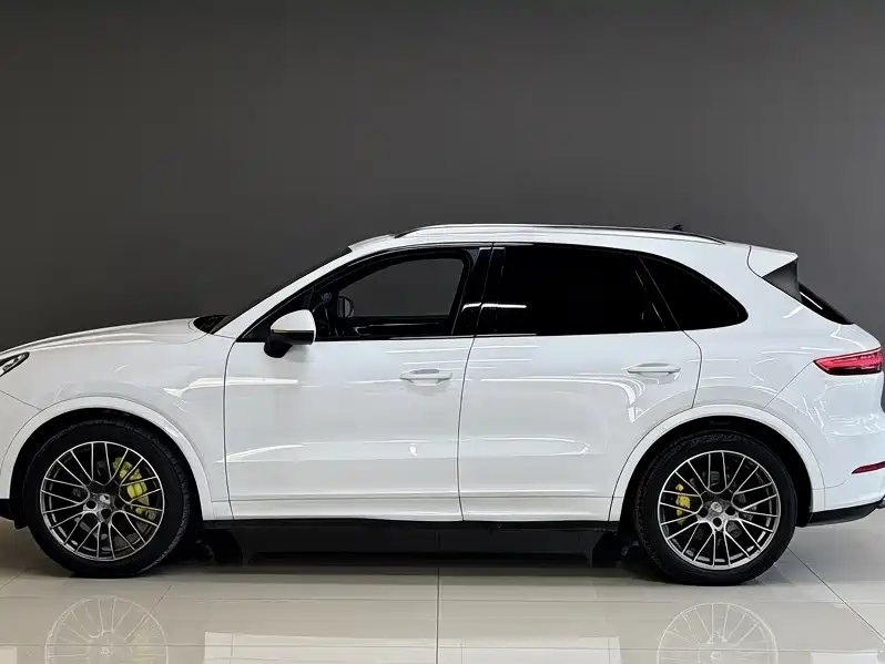 Porsche Cayenne 2020 — фото 3