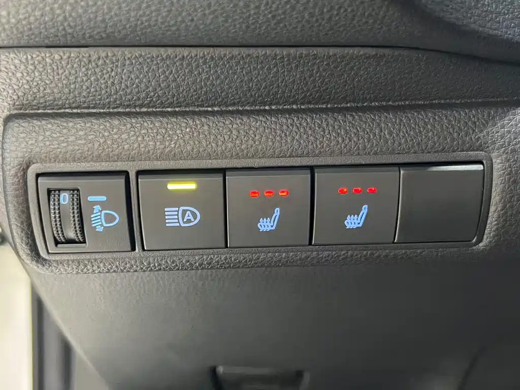 Toyota Corolla 2023 — фото 14