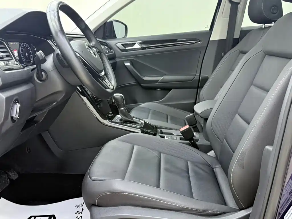 Volkswagen T-Roc 2022 — фото 12