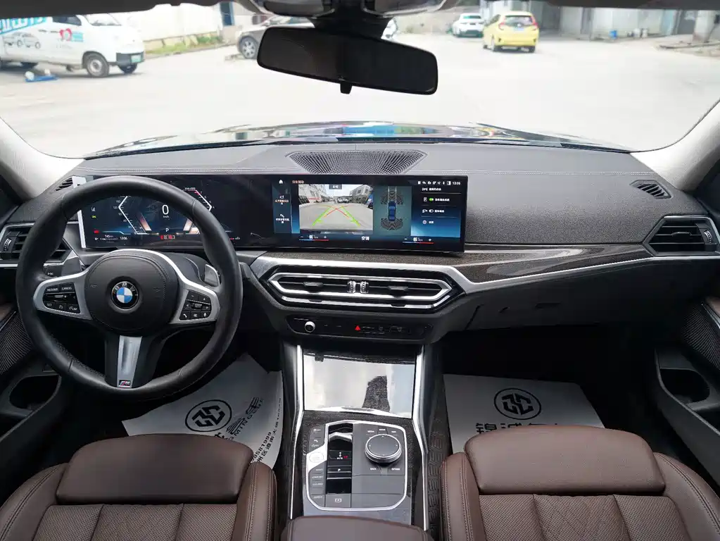 BMW 3 Series 2024 — фото 10