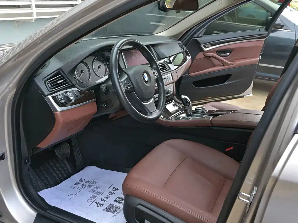 BMW 5 Series 2015 — фото 8