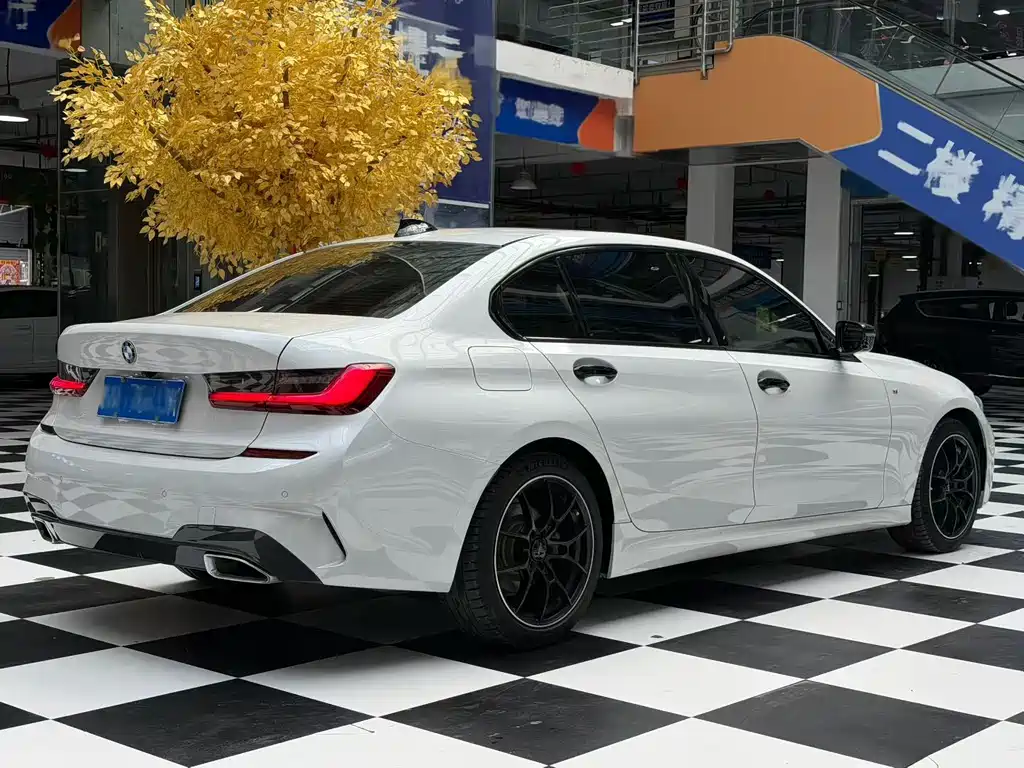BMW 3 Series 2021