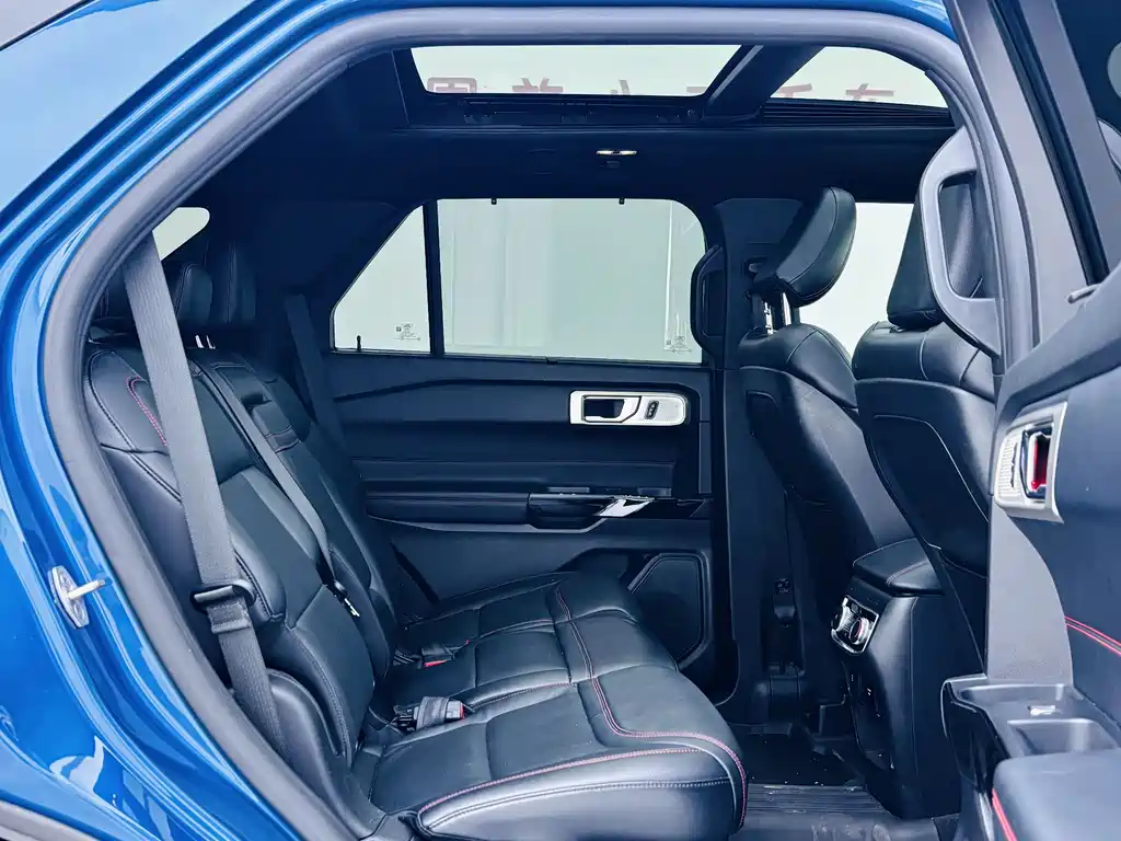 Ford Explorer 2020 — фото 9