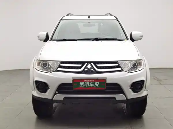 Mitsubishi Pajero Jinchang 2015