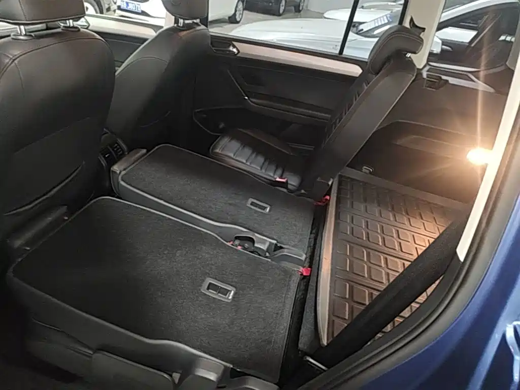 Volkswagen Touran 2017 — фото 17