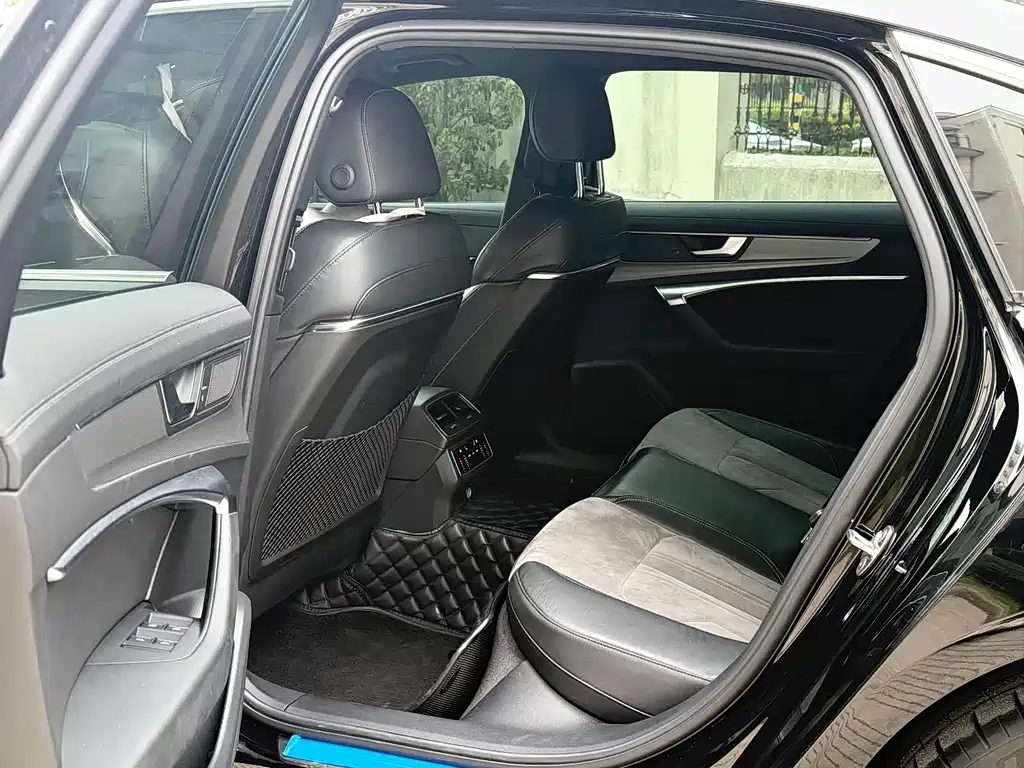 Audi A6L 2022