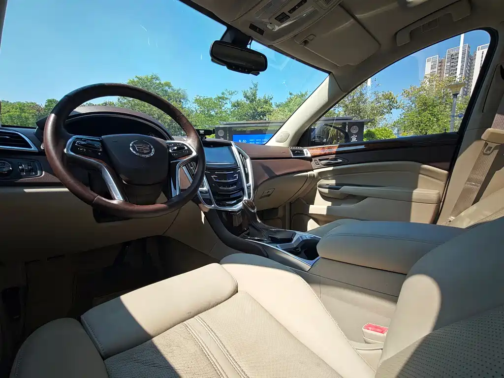 Cadillac SRX 2014 — фото 10
