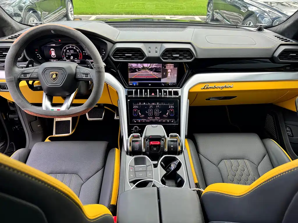 Lamborghini Urus 2026 — фото 13