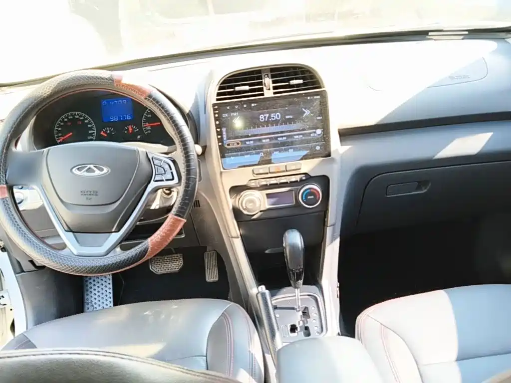Chery Tiggo 3 2015 — фото 10