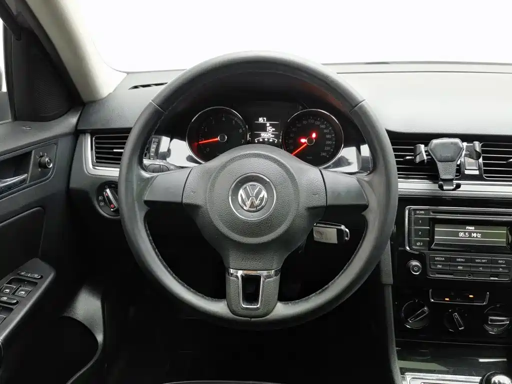 Volkswagen Bora 2013 — фото 11