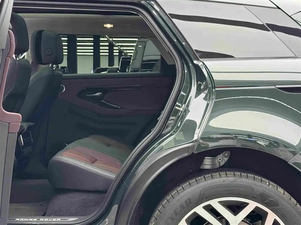 Land Rover Range Rover Evoque 2026 — фото 9