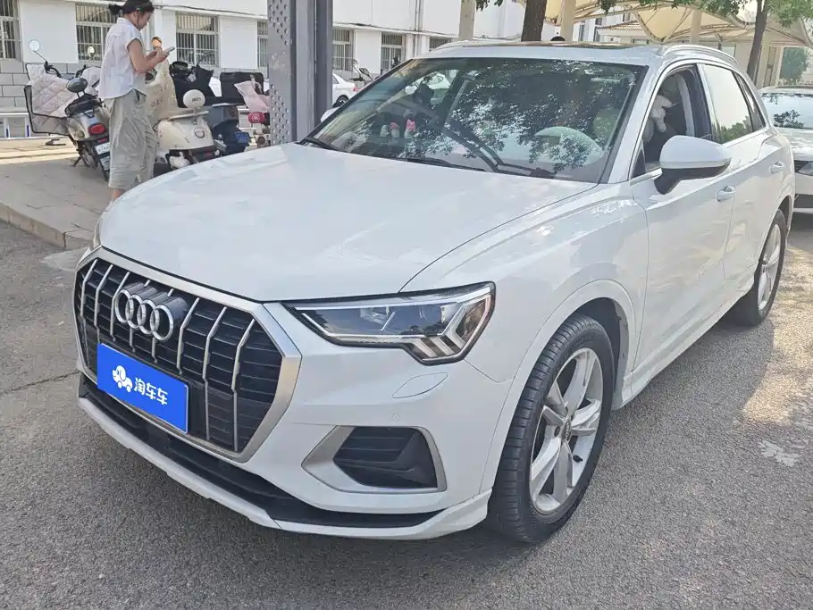 Audi Q3 2021 — фото 1
