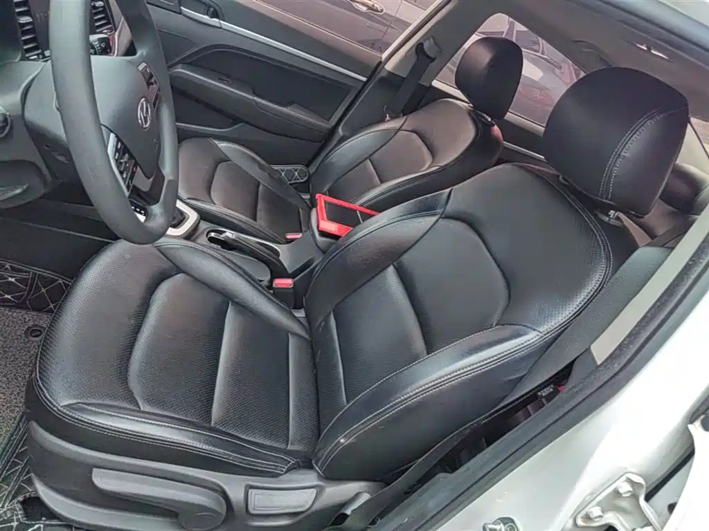 Hyundai Elantra 2019 — фото 15