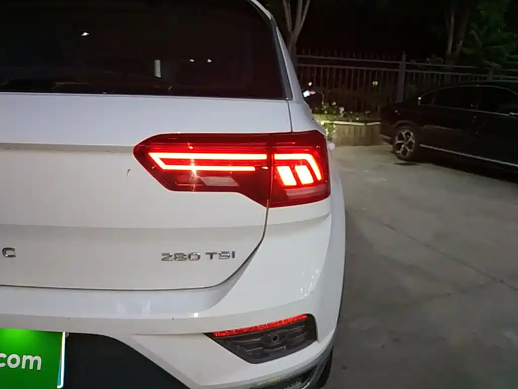 Volkswagen T-Roc 2021 — фото 24