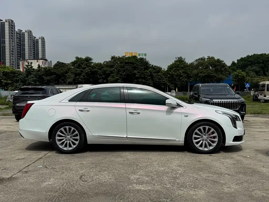 Cadillac XTS 2018 — фото 12