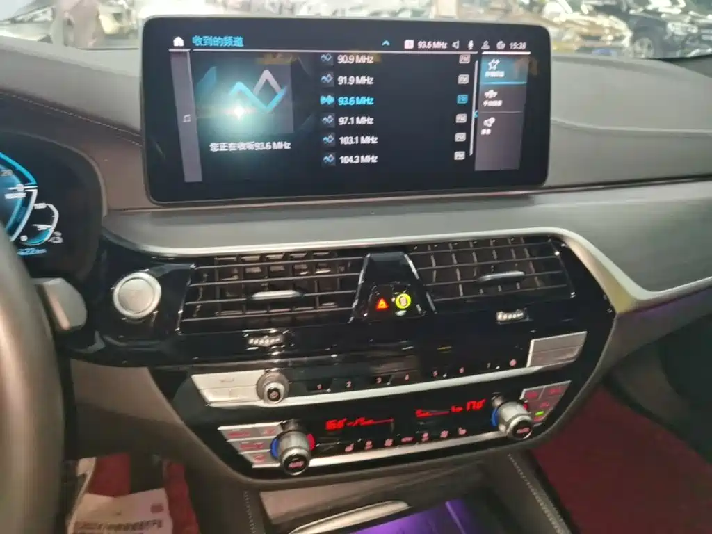 BMW 5 Series New Energy 2021 — фото 13