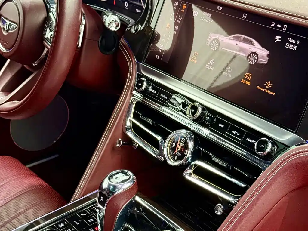 Bentley Flying Spur Plug-In Hybrid 2023 — фото 22
