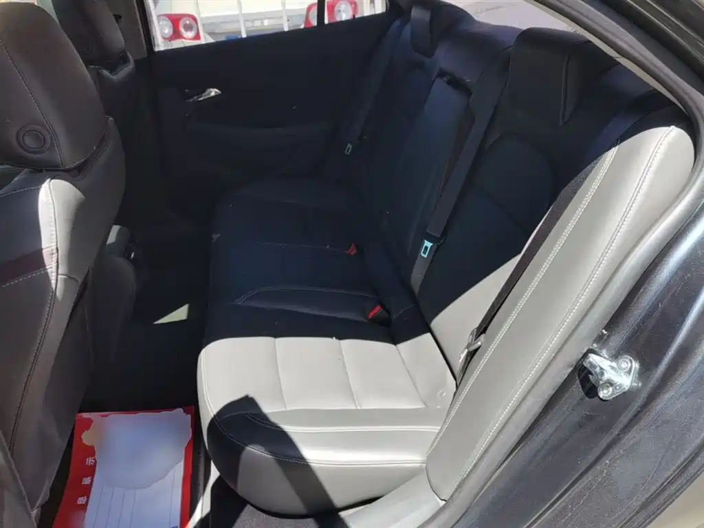 Chevrolet Malibu 2018 — фото 17