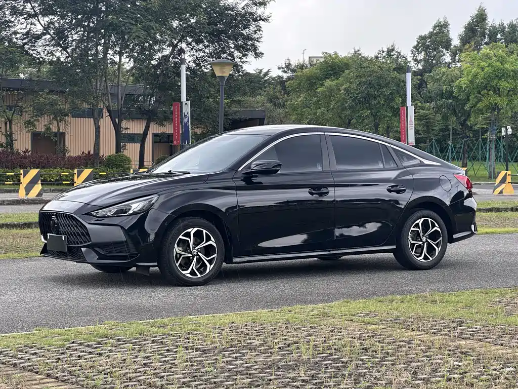 MG MG5 2022