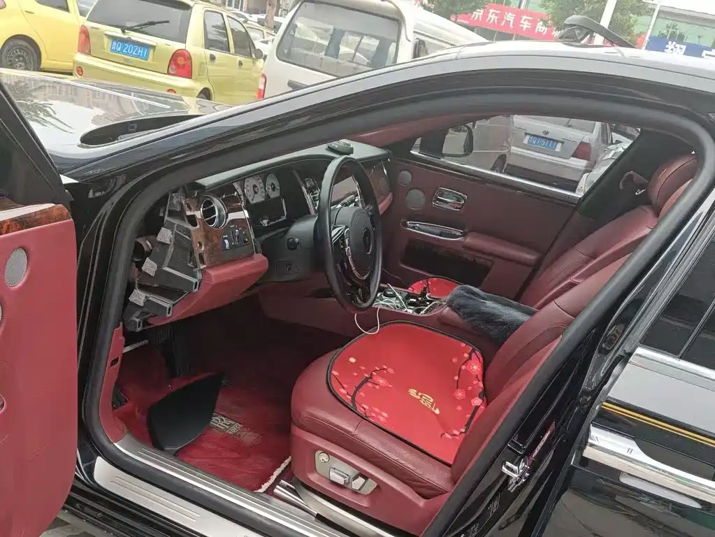 Rolls-Royce Ghost 2012