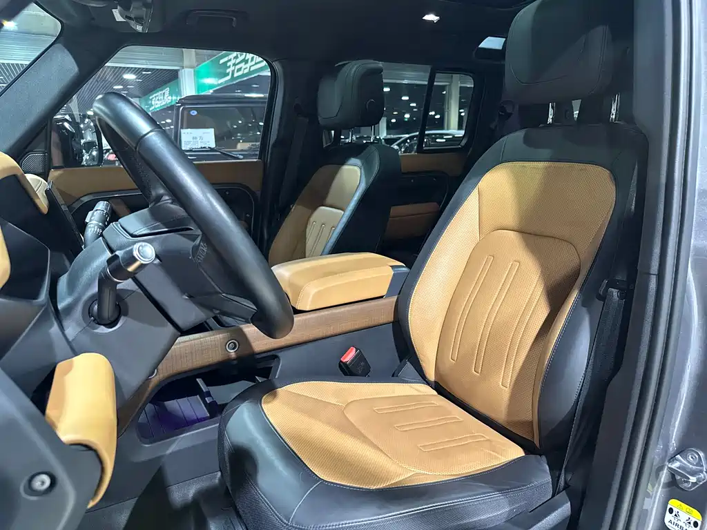 Land Rover Defender 2022 — фото 19