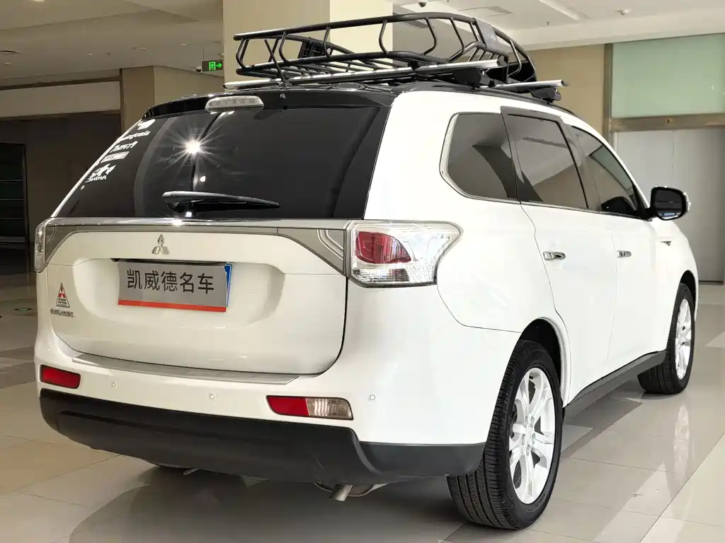 Mitsubishi Outlander 2013 — фото 12