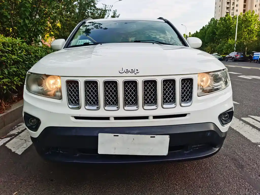 Jeep Compass 2015 — фото 2
