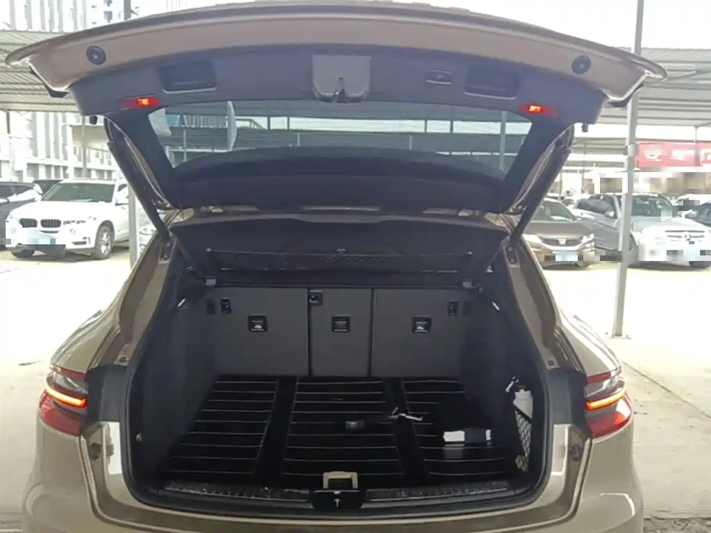 Porsche Macan 2016 — фото 15