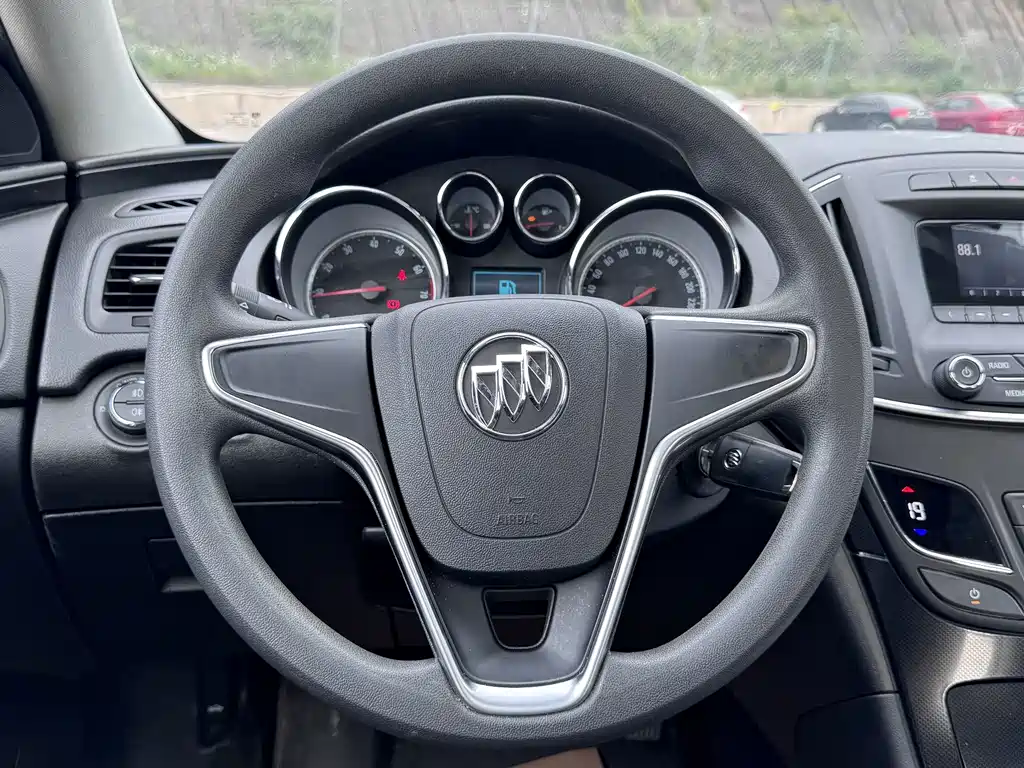 Buick Regal 2017 — фото 15