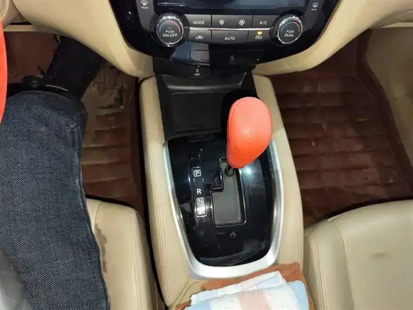 Nissan X-Trail 2014