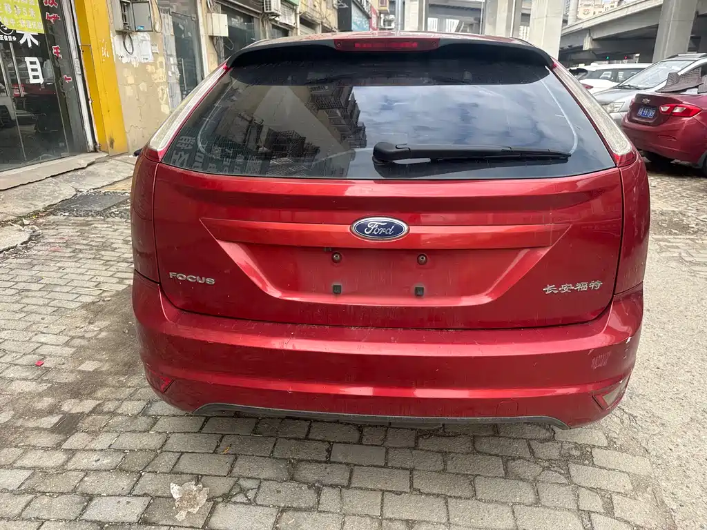 Ford Focus 2015 — фото 4