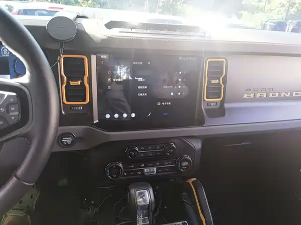 Ford Bronco 2024