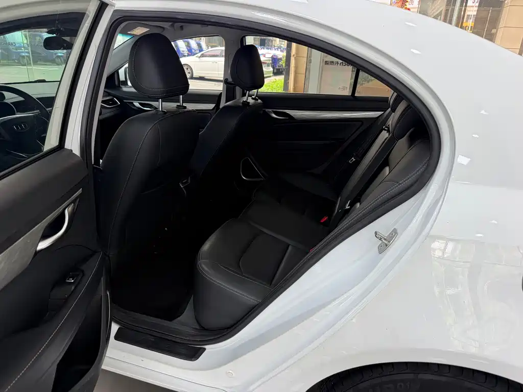 Geely Emgrand 2019