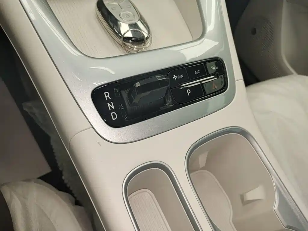 Geely Galaxy Starwish 2026 — фото 14