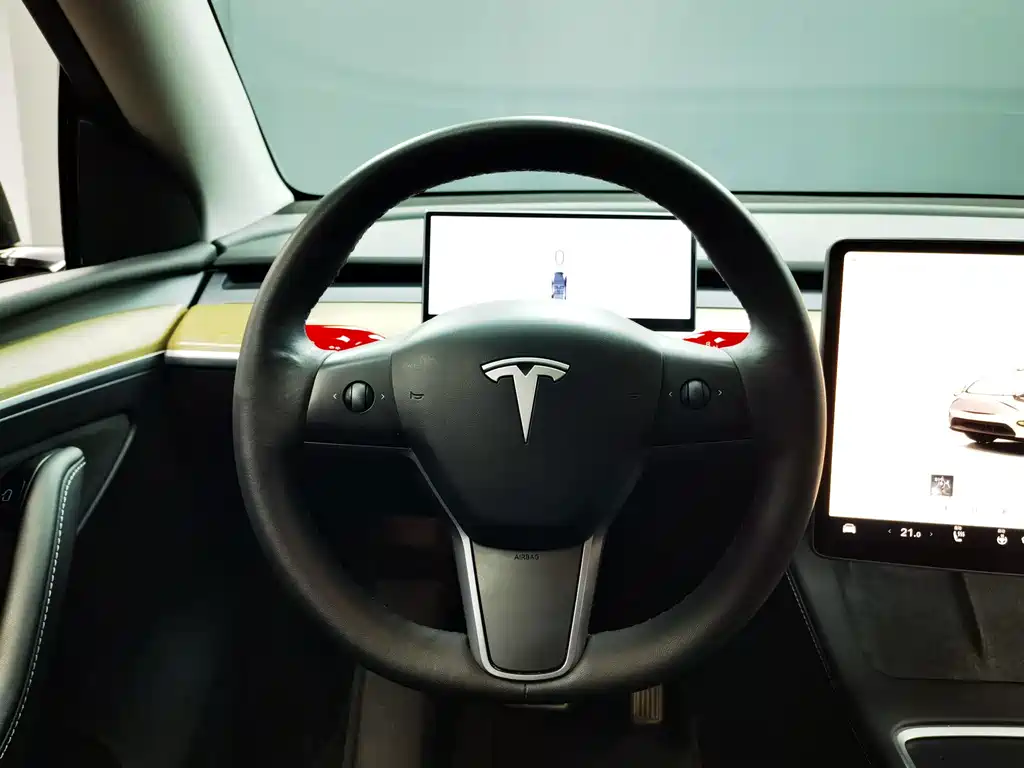 Tesla Model Y 2023 — фото 13
