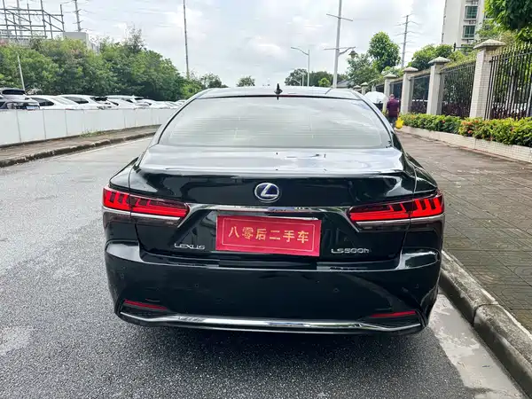 Lexus LS 2018