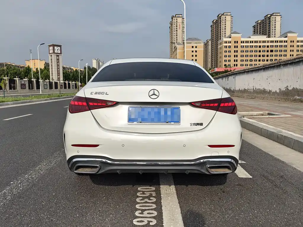 Mercedes-Benz C-Class 2024
