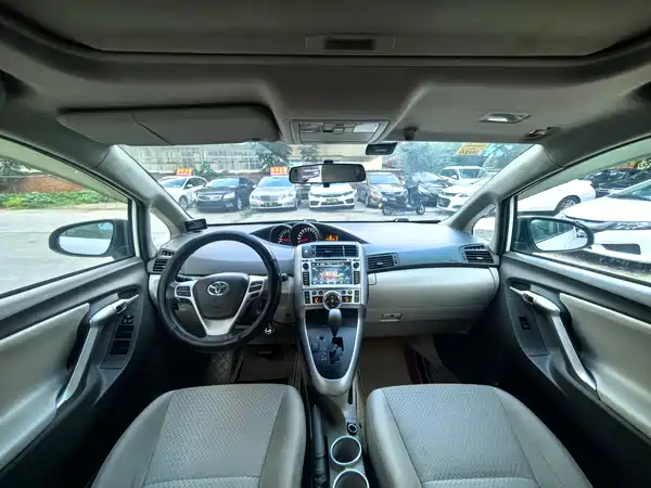 Toyota Yizhi 2016