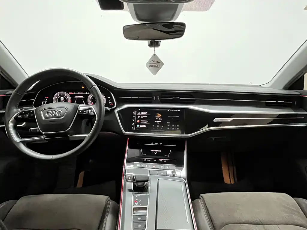 Audi A7L 2024 — фото 17