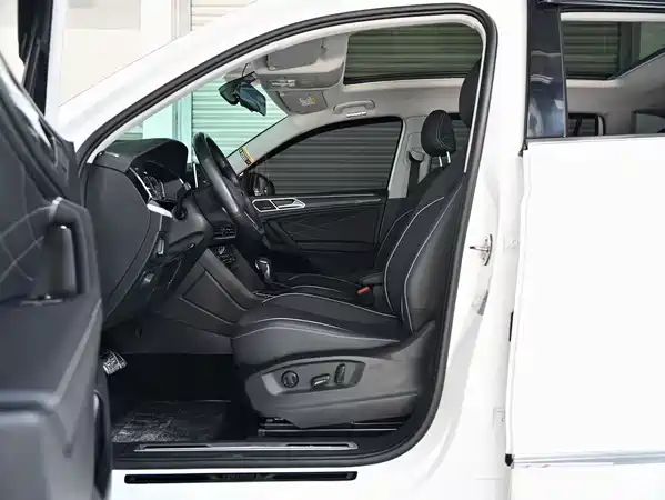 Volkswagen Tiguan L 2023