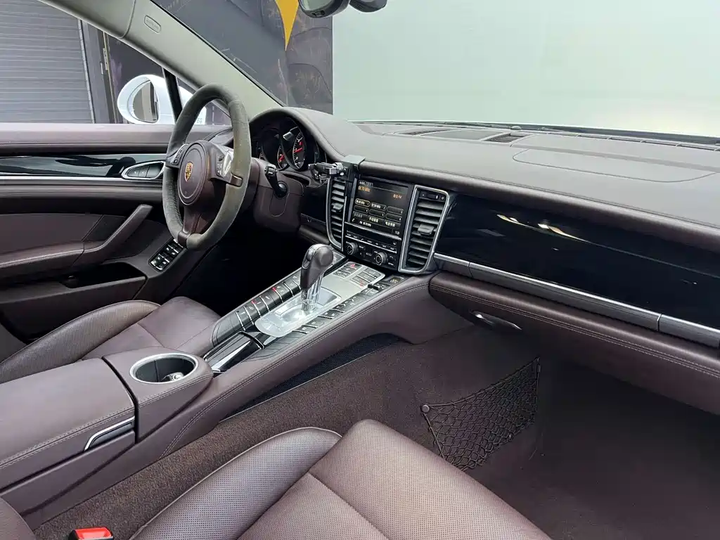 Porsche Panamera 2016 — фото 24