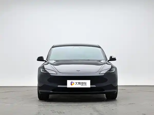 Tesla Model 3 2024