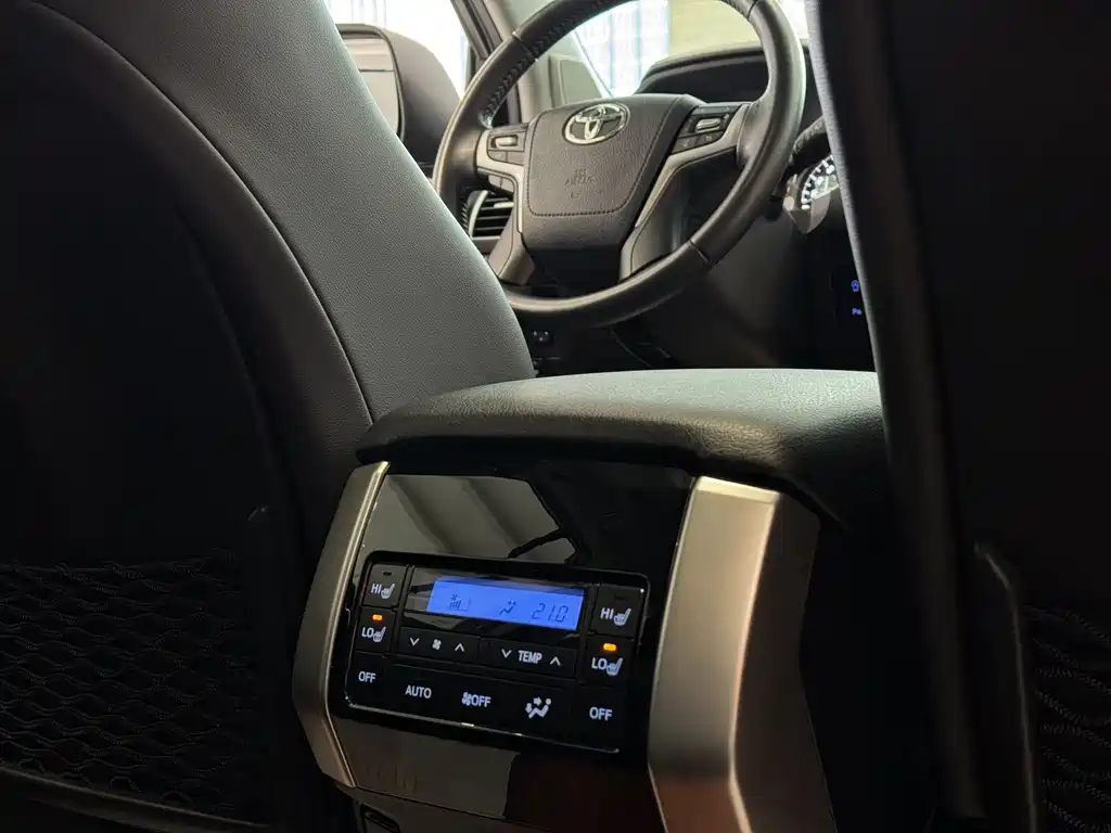 Toyota Prado 2019 — фото 12